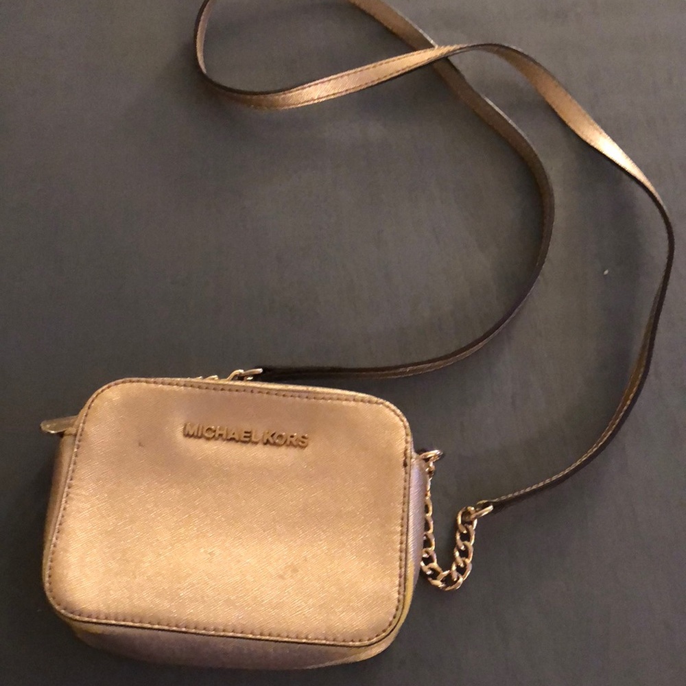 super cute MK crossbody
